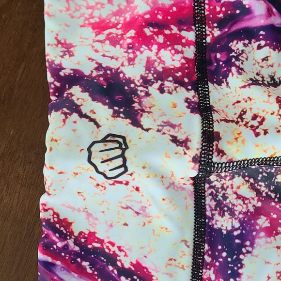 Feed Me Fight Me Leggings - Picture 4 of 6